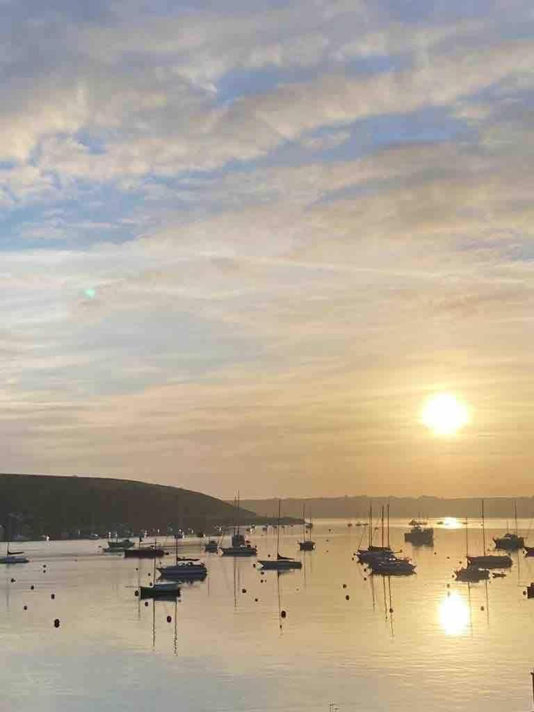 Stunning Waterfront Apartment With Spectacular Views & Parking At 'Captains Loft' Falmouth Esterno foto