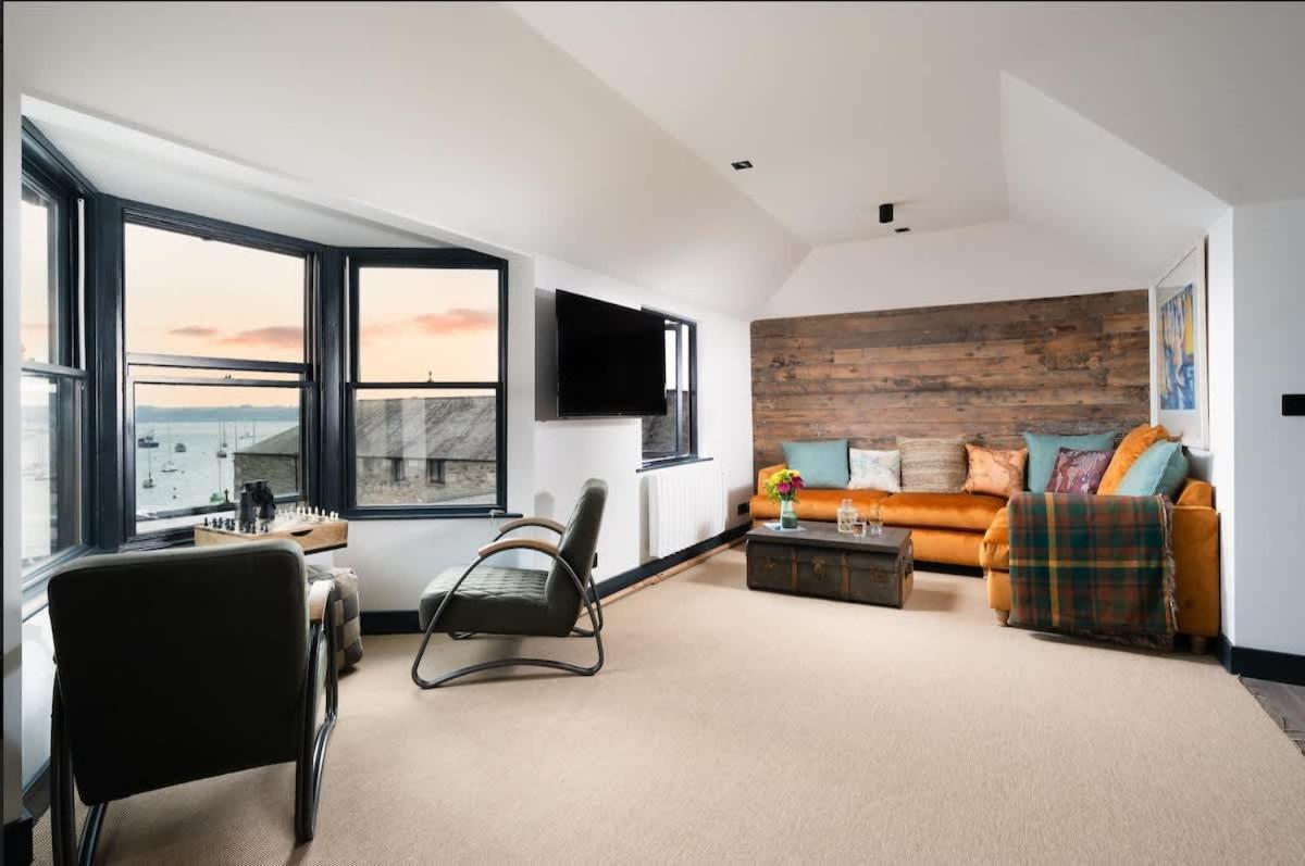 Stunning Waterfront Apartment With Spectacular Views & Parking At 'Captains Loft' Falmouth Esterno foto