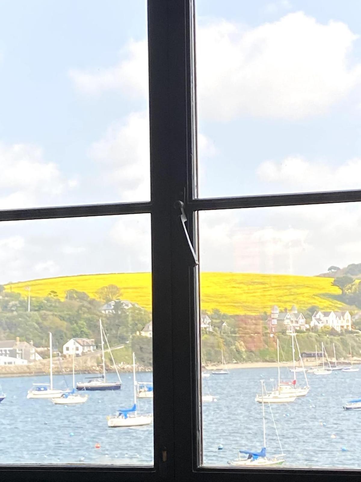 Stunning Waterfront Apartment With Spectacular Views & Parking At 'Captains Loft' Falmouth Esterno foto